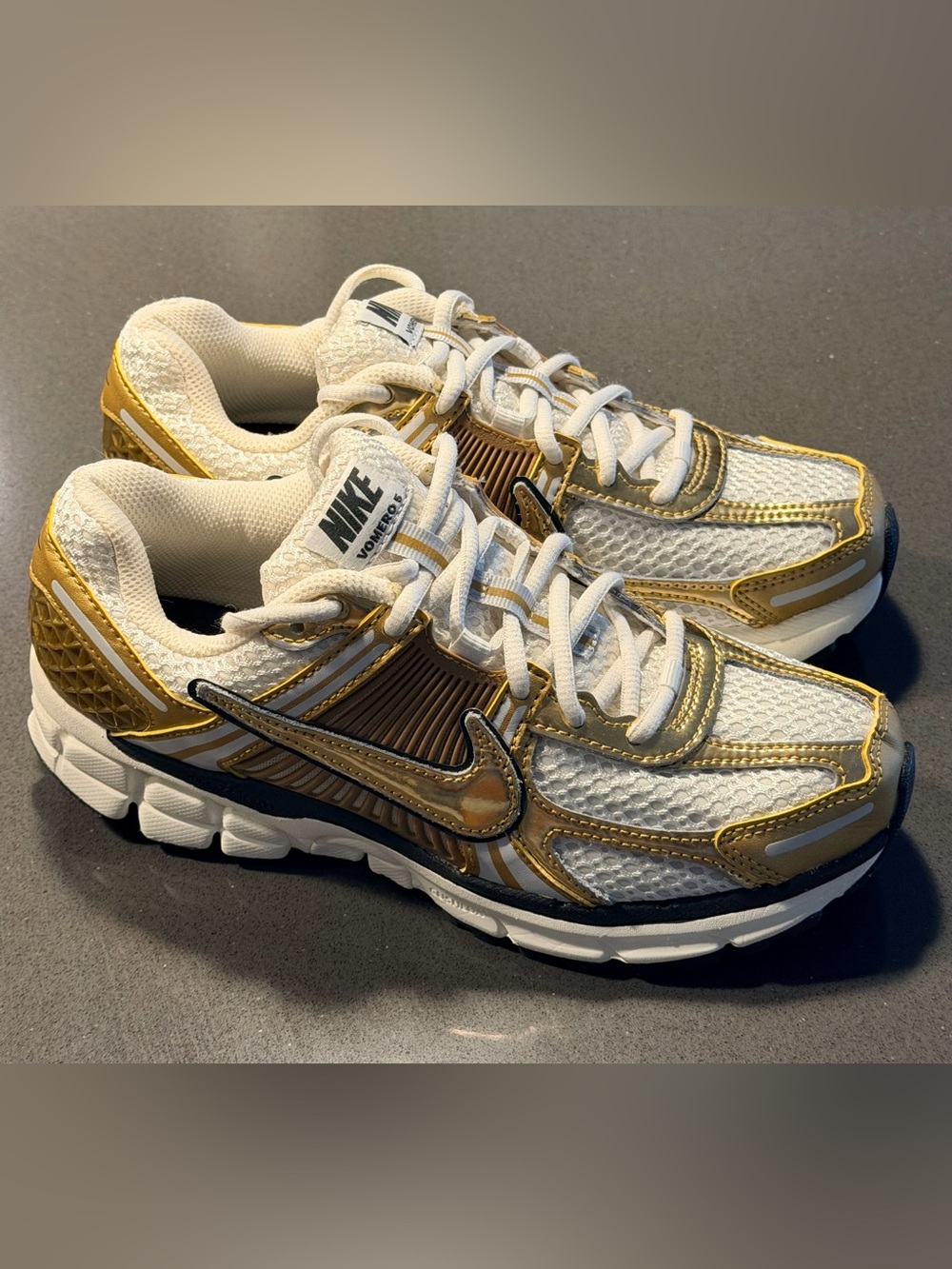 Nike Vomero Women Size 8 - Picture 2 of 8